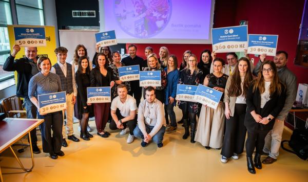 Doučování či tábory. Nadační fond Albert rozdělil v kraji 360 tisíc vítězným dobročinným projektům