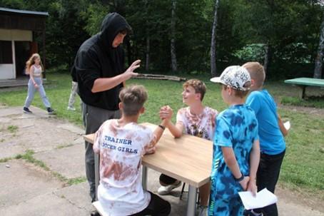  Na letní tábory za kamarády - Letní pobyty dětí z Dětského domova ve Znojmě v době prázdnin.