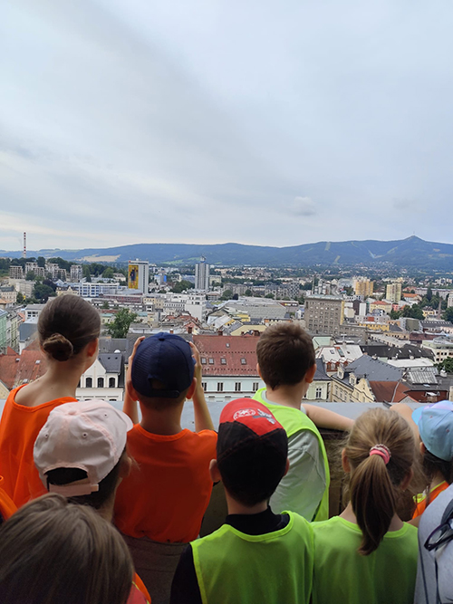 Kdo si hraje, nezlobí 2026