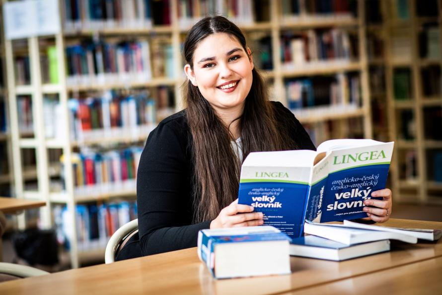 NADAČNÍ FOND ALBERT VYHLAŠUJE 2. ROČNÍK STIPENDIJNÍHO GRANTU PRO STUDENTY Z DĚTSKÝCH DOMOVŮ A NEZISKOVÝCH ORGANIZACÍ