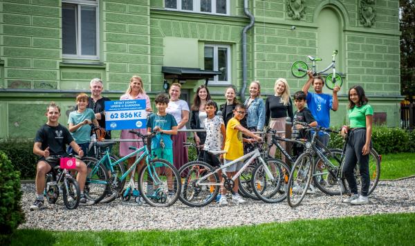 Loňská podpora Nadačního fondu Albert: Rozběhl projekt stipendií a pomohl částkou přes 14 milionů