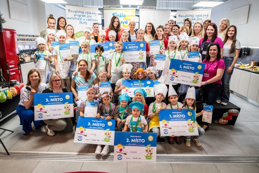 Finále Zdravá 5 zná vítěze. Do dětské kuchařské soutěže se letos zapojilo rekordních 570 týmů